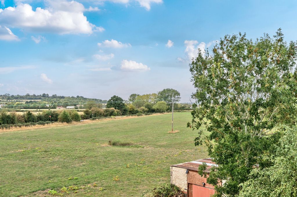 Property photo 2 of 22 1343798-21-68Adfe...