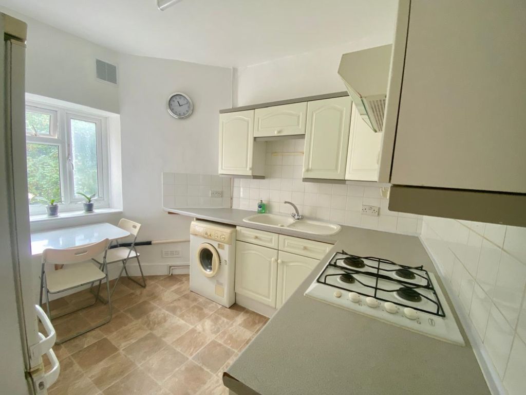 Property photo 3 of 6 7d05d594-F87B-4Caf-A29B-1A1Fcf659528
