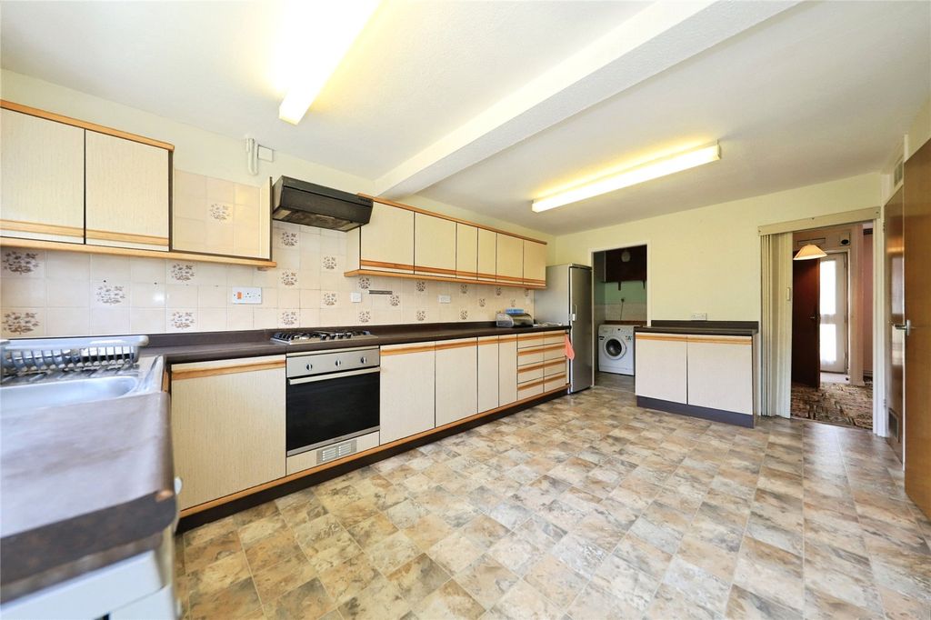 Property photo 2 of 16 Picture No. 30