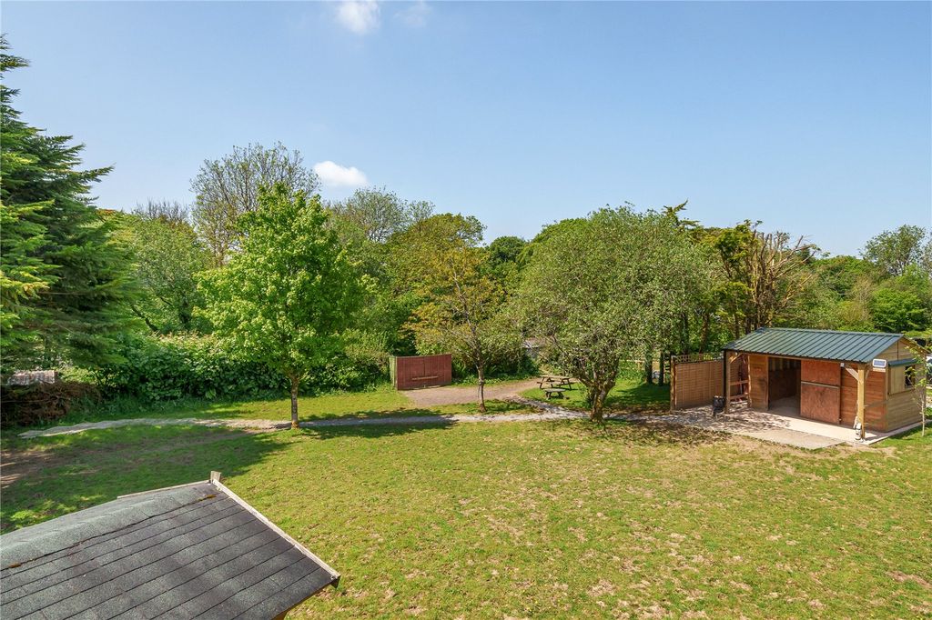 Property photo 2 of 39 Picture No. 13
