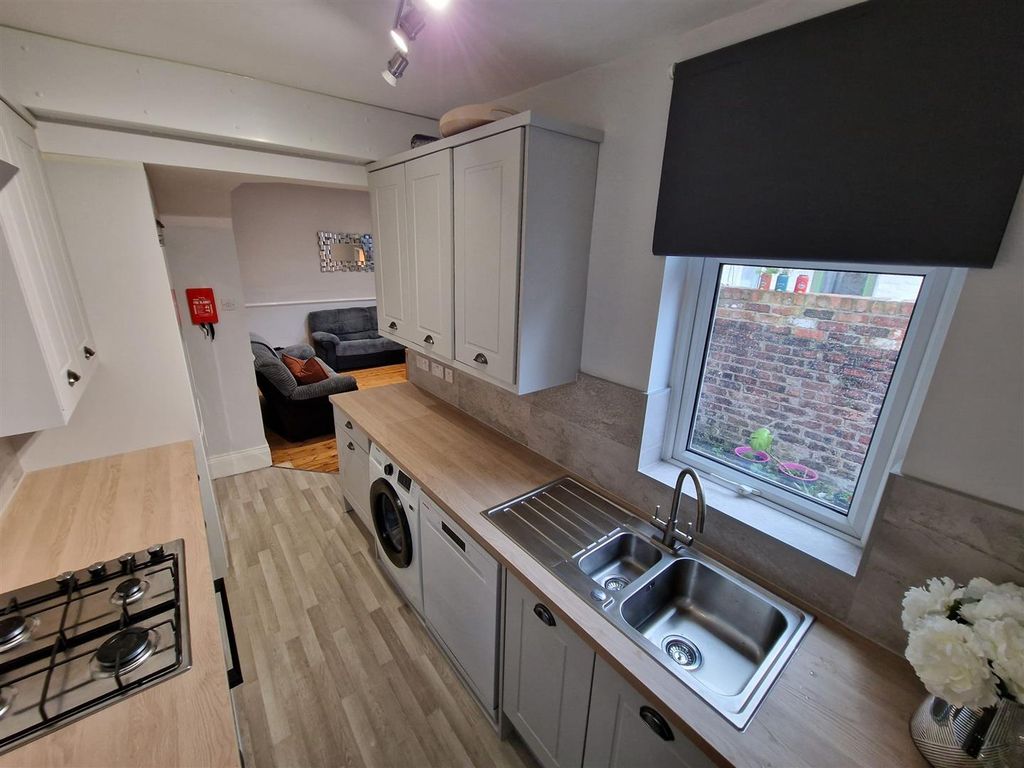 Property photo 3 of 20 43 Cardigan Kitchen 2.Jpg