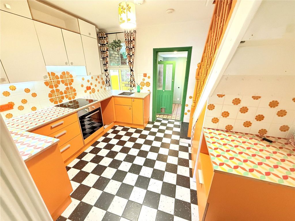 Property photo 2 of 11