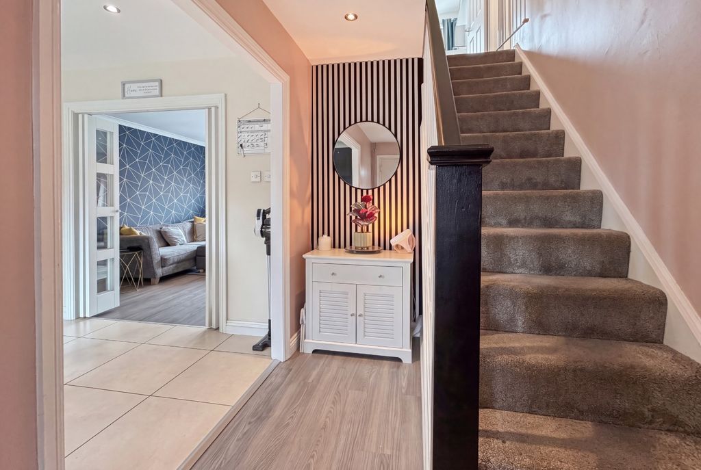 Property photo 2 of 30 5365392