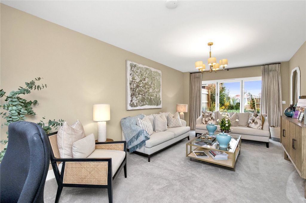 Property photo 2 of 12 Show Home