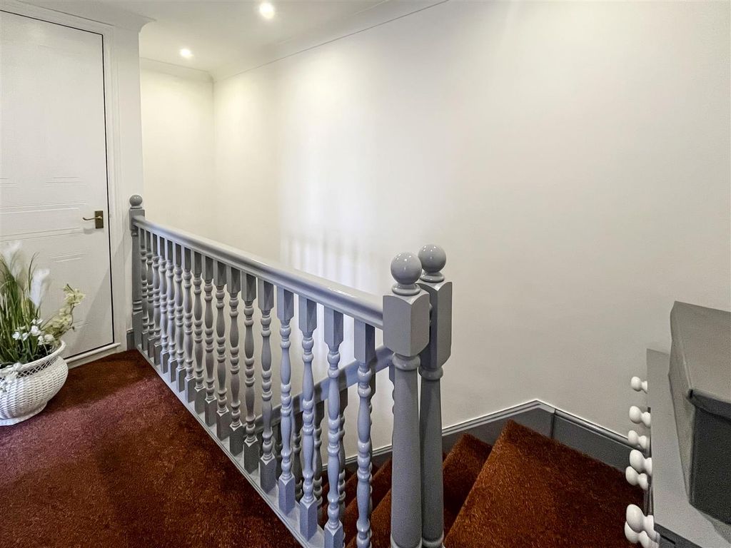 Property photo 3 of 11 Image00012.Jpg
