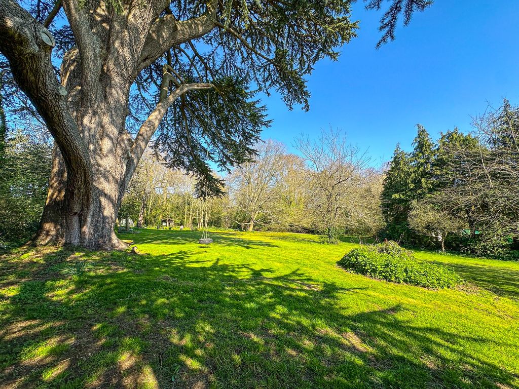 Property photo 2 of 22 4404694