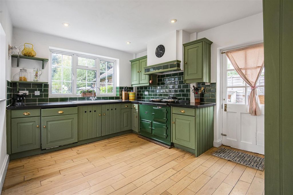 Property photo 2 of 15 28_65856.Jpg