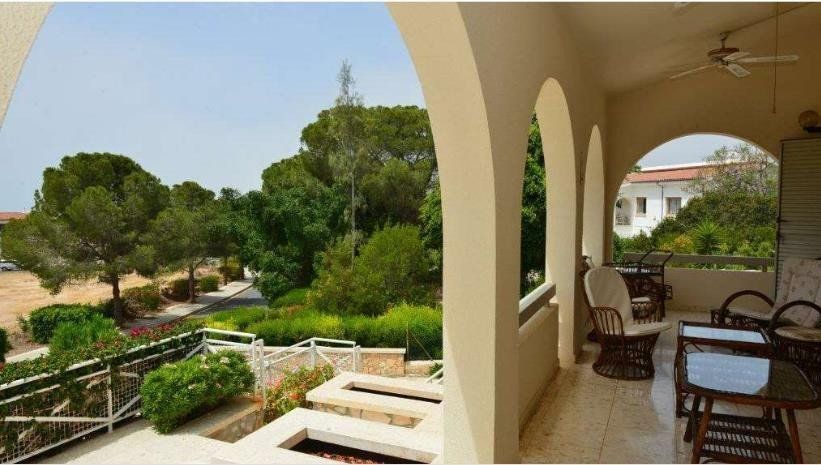 Property photo 3 of 12