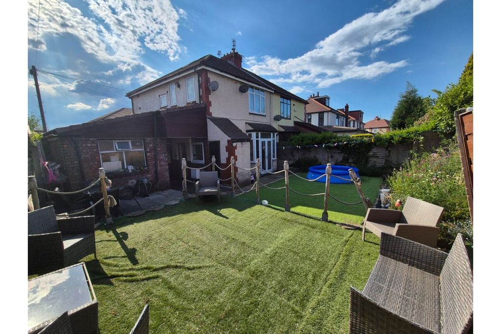 Property photo 2 of 17