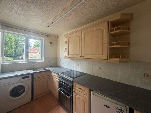 Property photo 2 of 5 Kitchen
