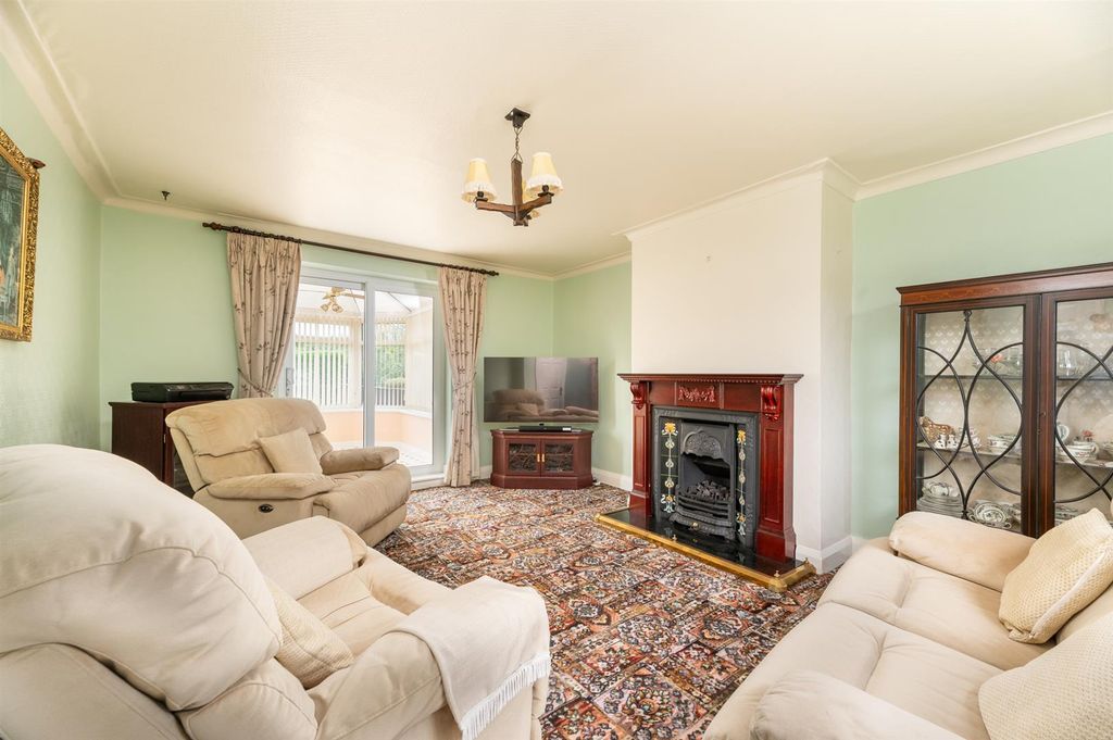 Property photo 3 of 24 Sitting Room