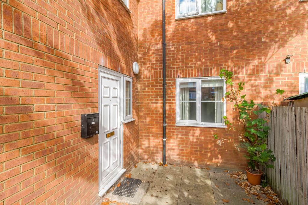 Property photo 3 of 10