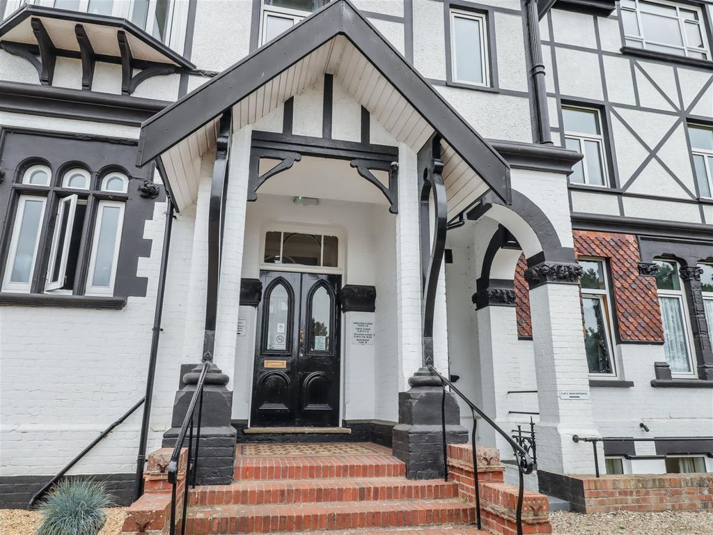 Property photo 1 of 16 Entrance