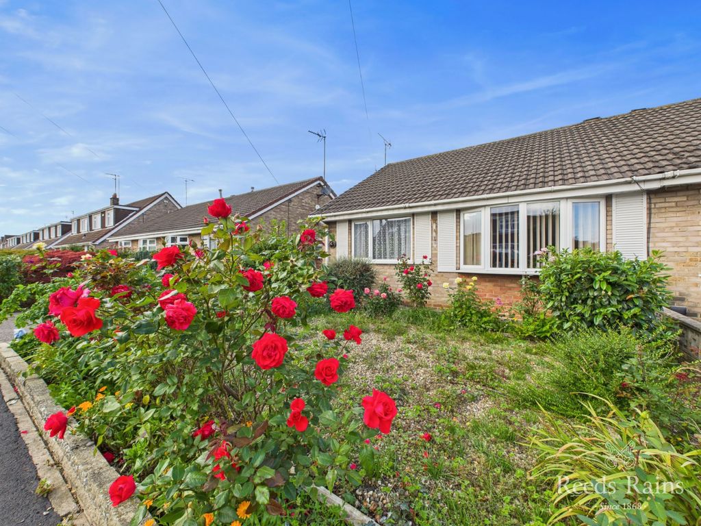 Property photo 1 of 15 Front Garden