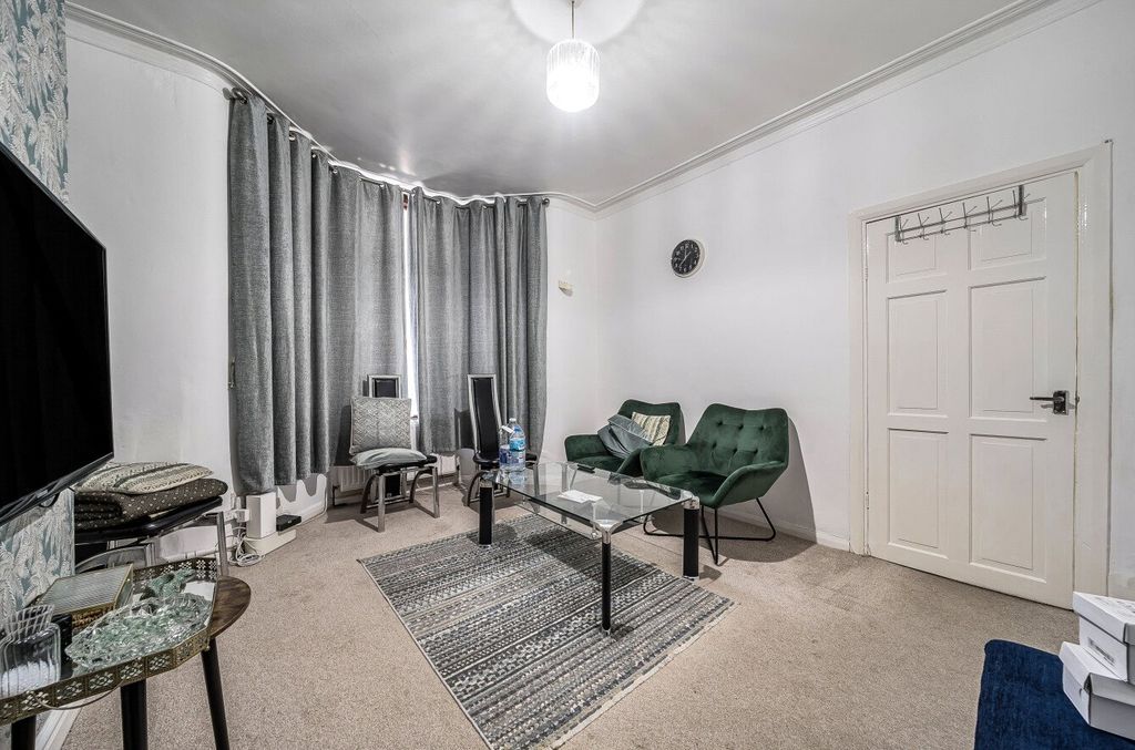 Property photo 2 of 12 Picture No. 03