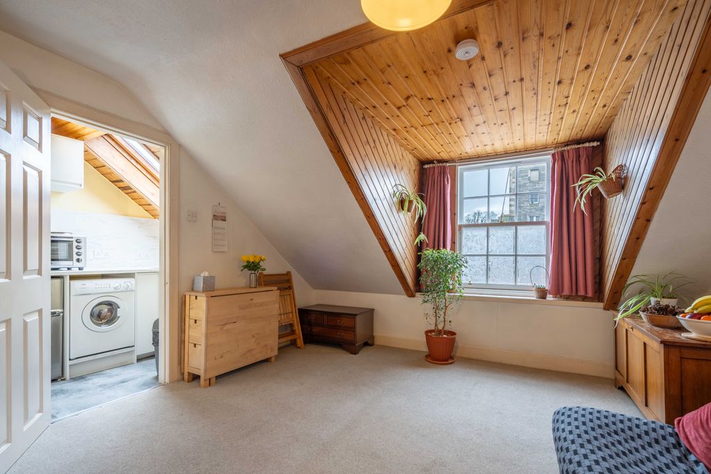 Property photo 3 of 30