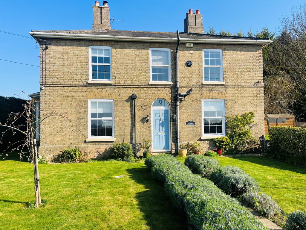 Property photo 1 of 31 4Â Bedroom Farmhouse For Sale