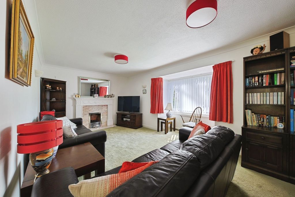Property photo 2 of 16 4126735