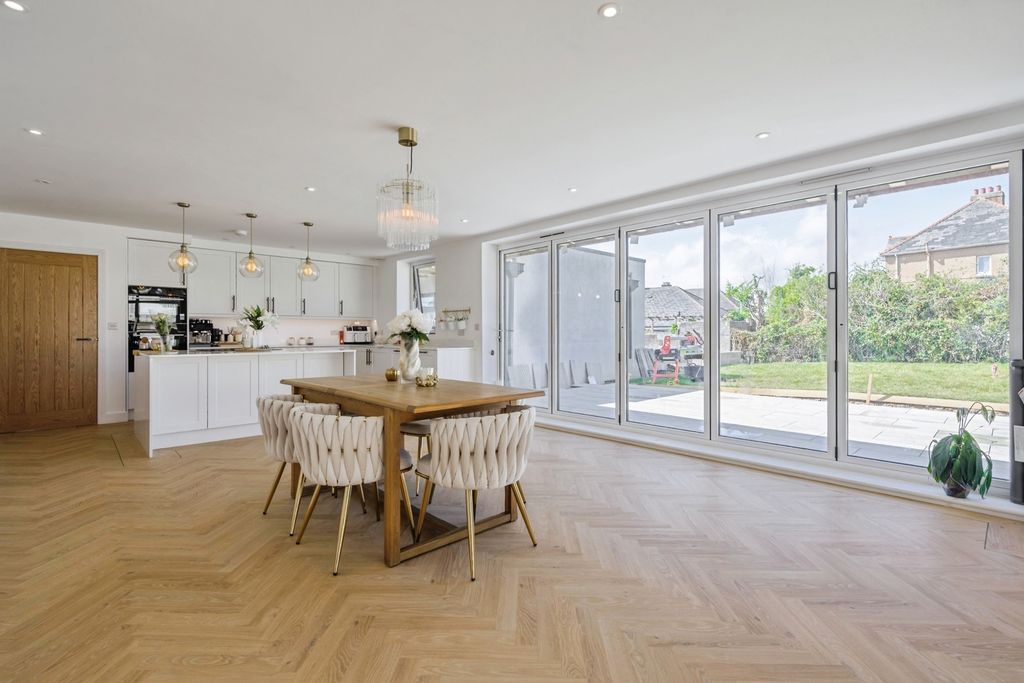 Property photo 3 of 47 Pbox-Img.Jpg