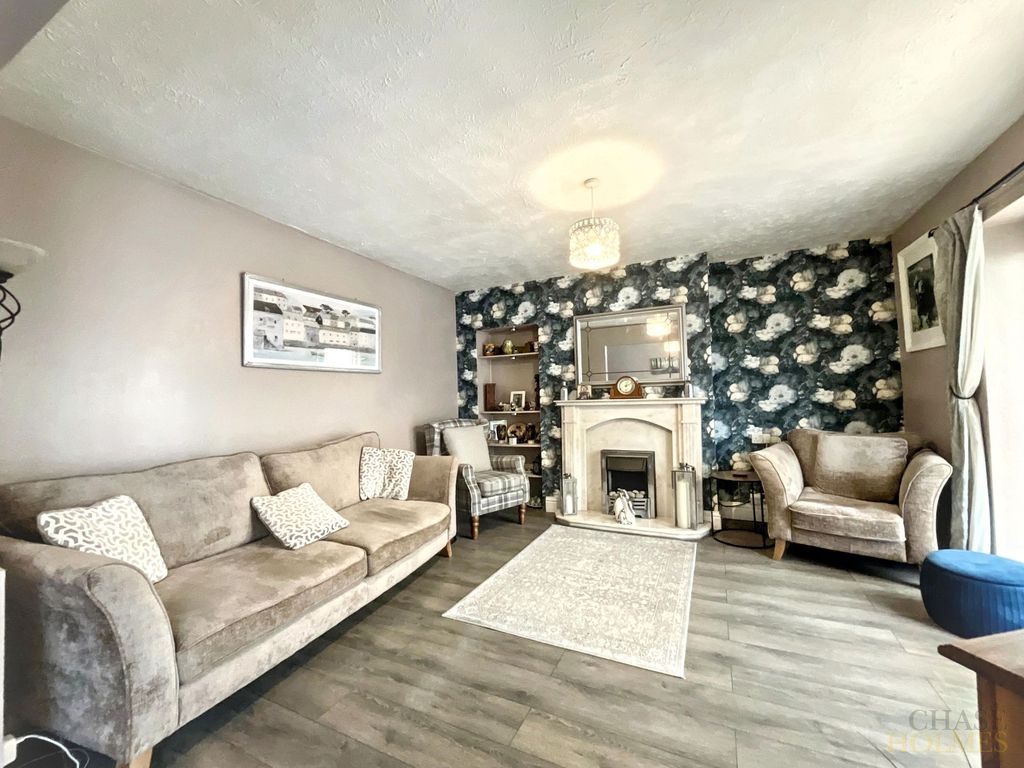 Property photo 2 of 22