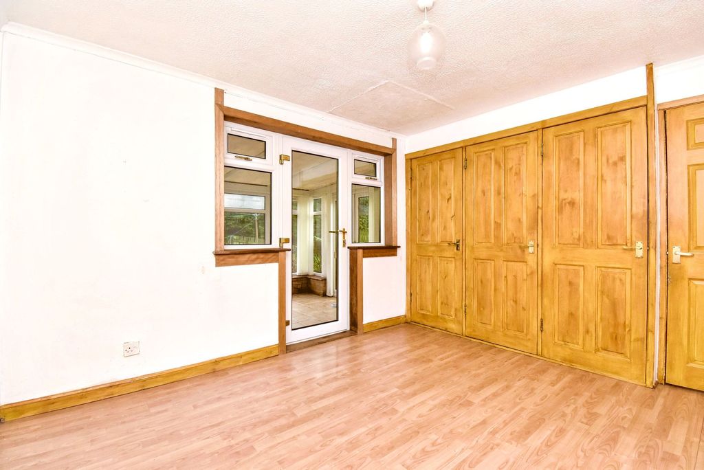 Property photo 2 of 13 Lounge