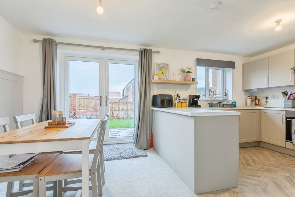 Property photo 2 of 17 Photo