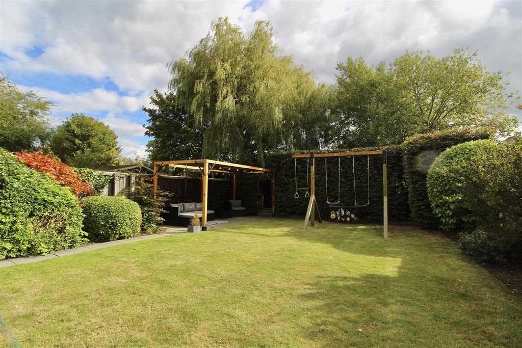 Property photo 3 of 29 Rear Gardens