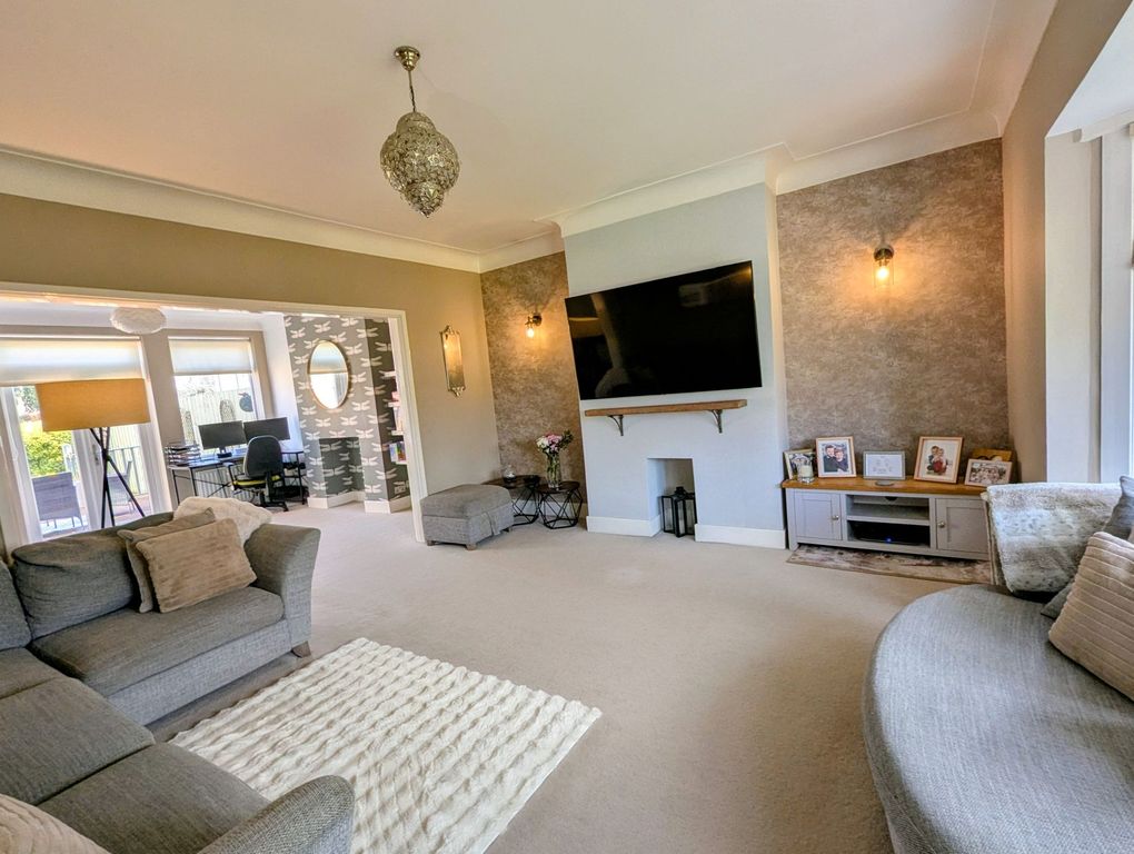 Property photo 3 of 34