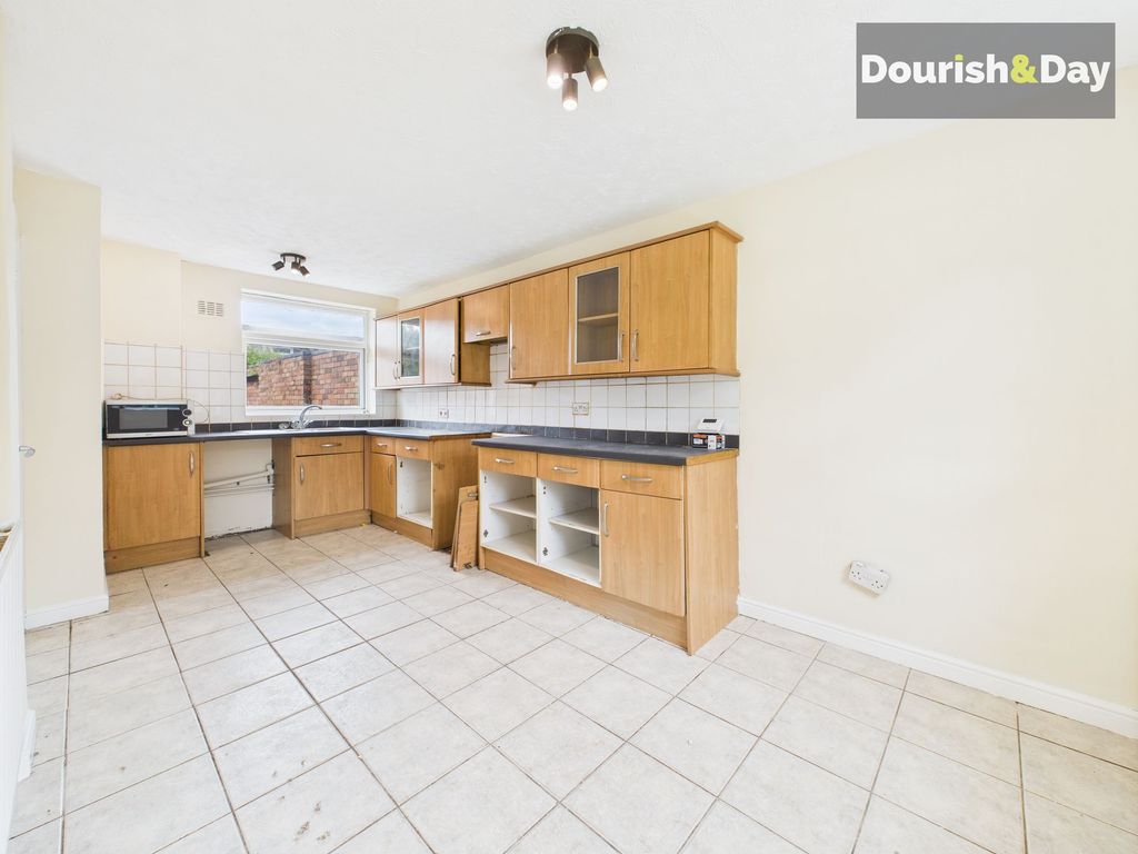 Property photo 3 of 13 Breakfast Kitchen