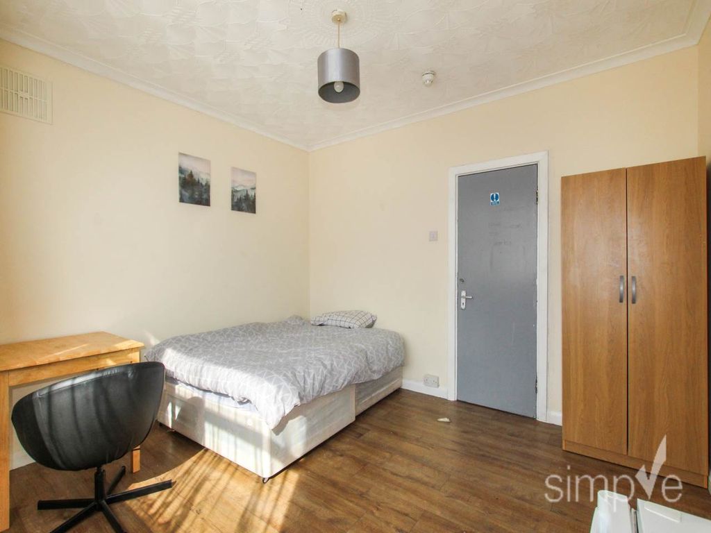 Property photo 1 of 7 Img_4131
