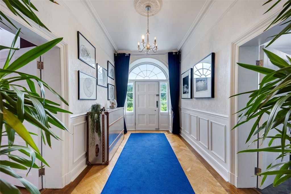 Property photo 2 of 32 Hallway