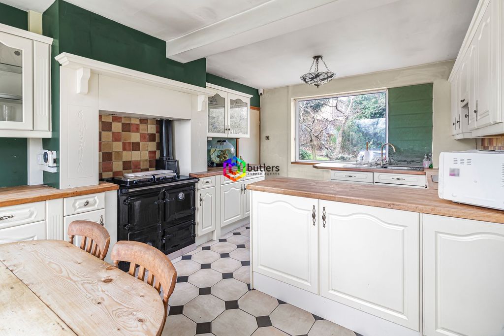 Property photo 3 of 22 Kitchen / Diner