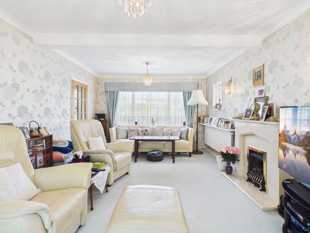 Property photo 2 of 19 Sitting Room