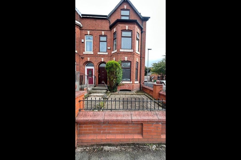 Property photo 1 of 5