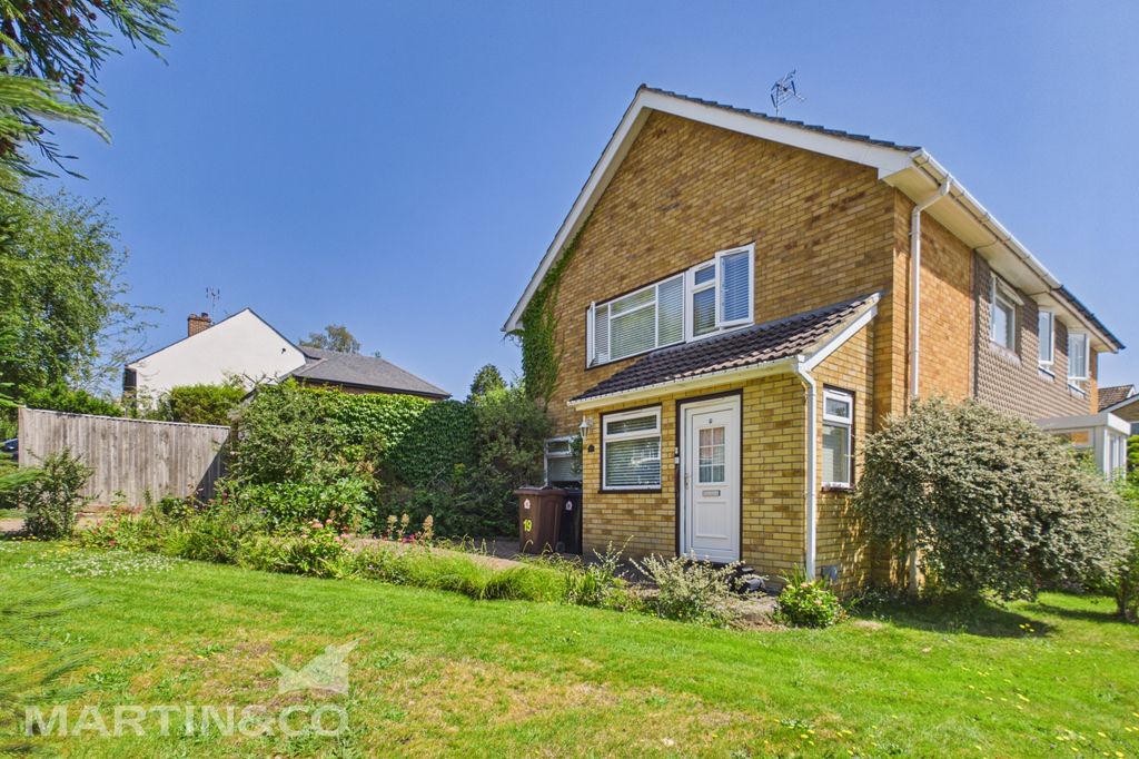 Property photo 1 of 16 Cam01953G0-Pr0174-Still016