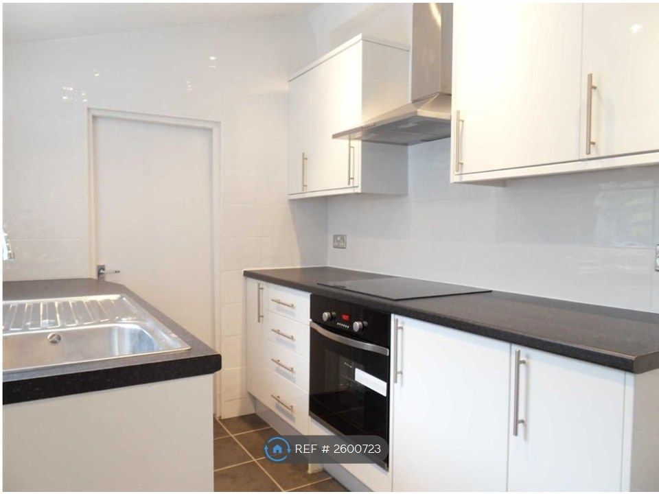 Property photo 1 of 9 Kitchen