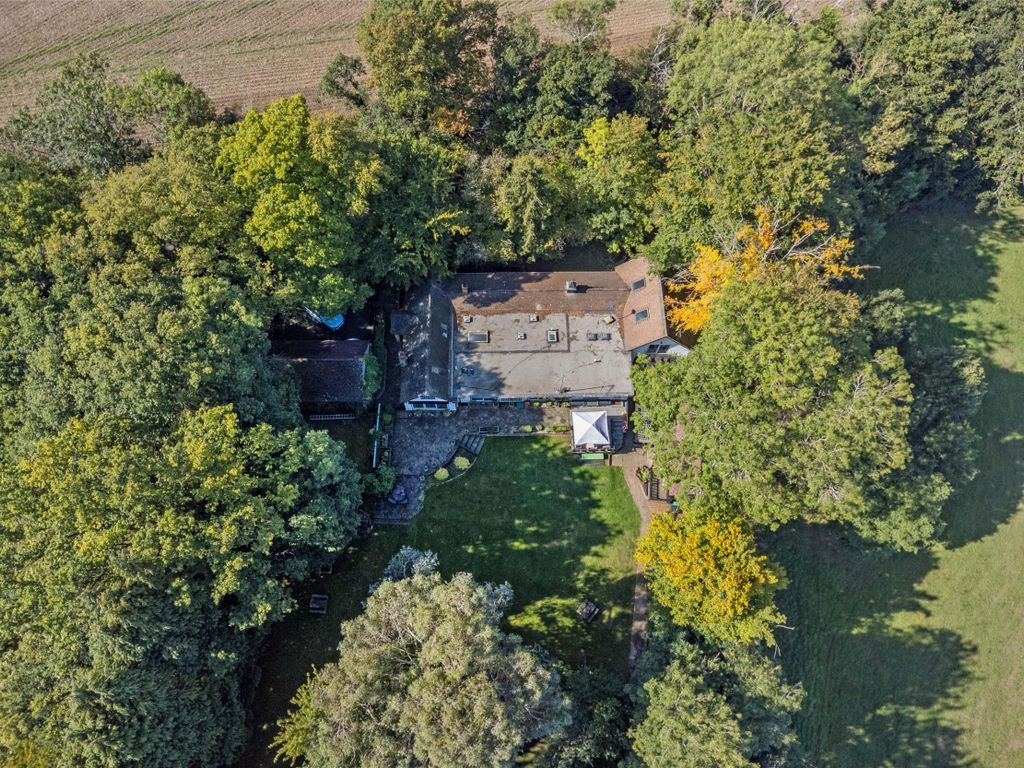 Property photo 1 of 28