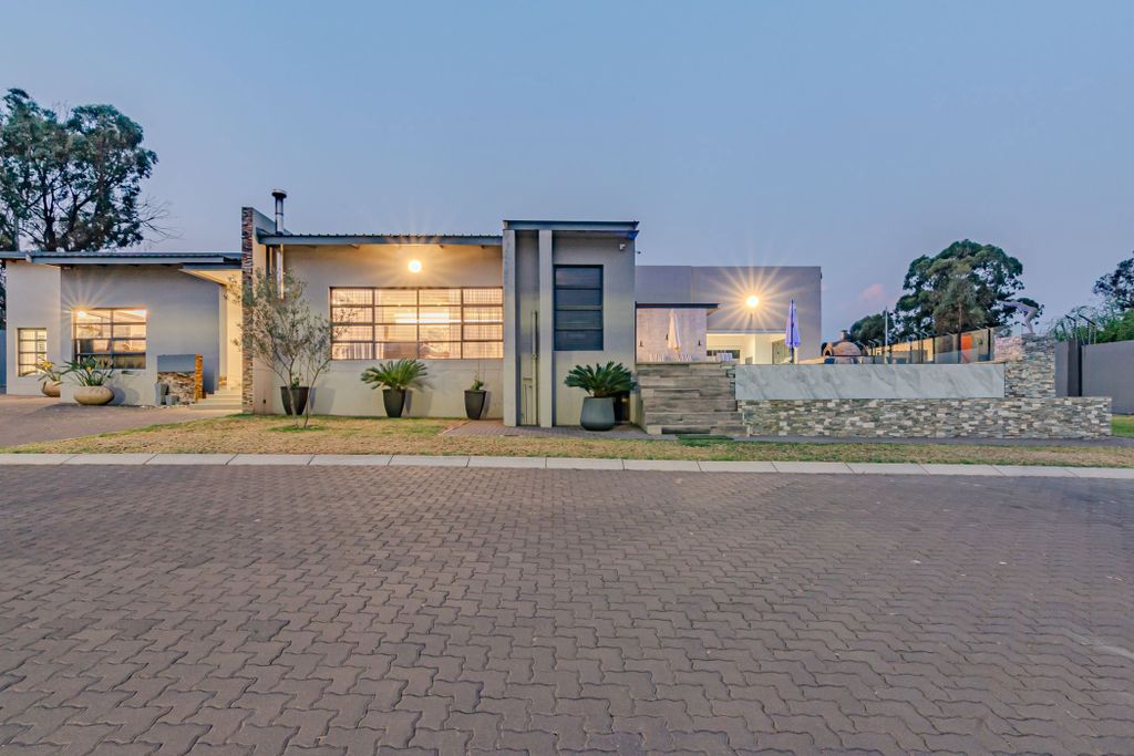 Property photo 1 of 59 Pt1711780