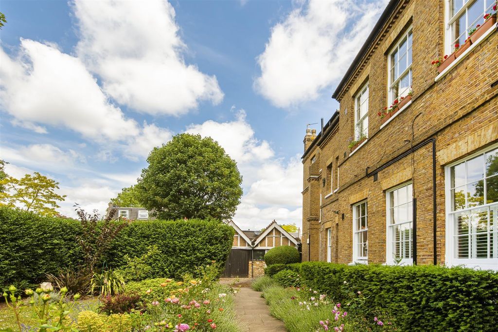 Property photo 3 of 17 Helliwell & Co