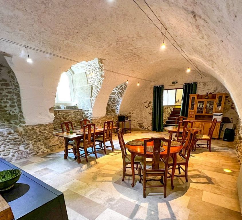 Property photo 3 of 23