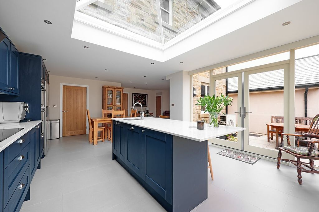 Property photo 3 of 25 4584587