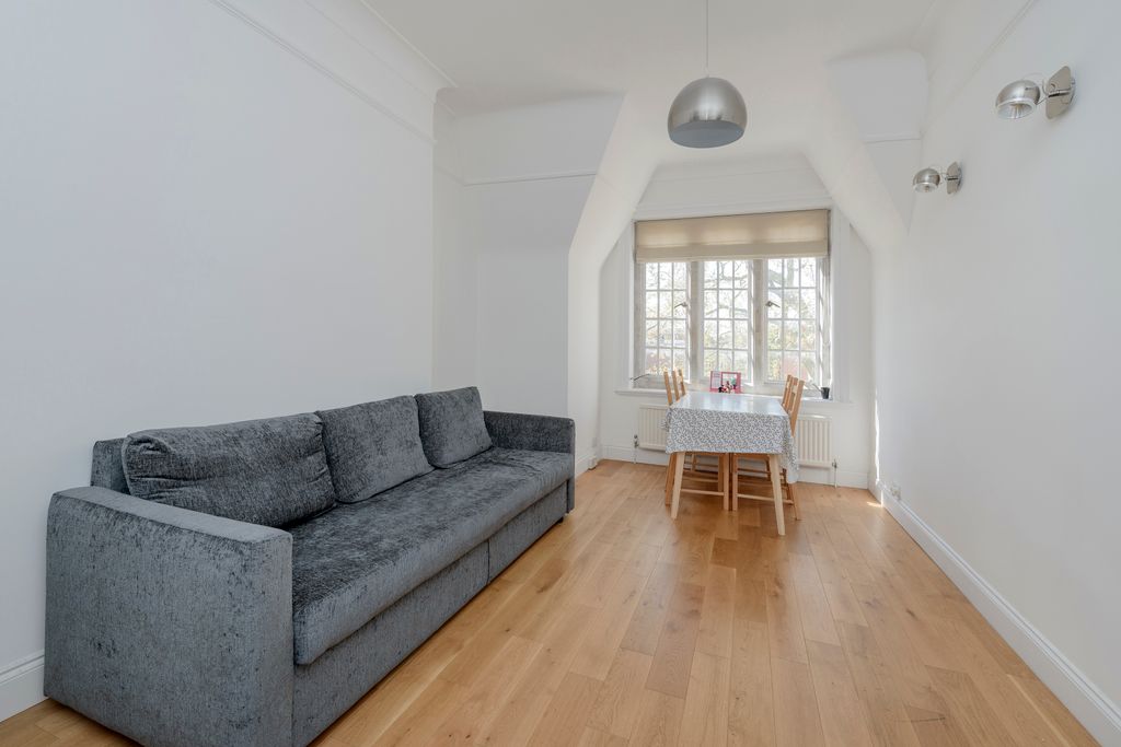 Property photo 1 of 8 5@22 Hornton St-9990.Jpg
