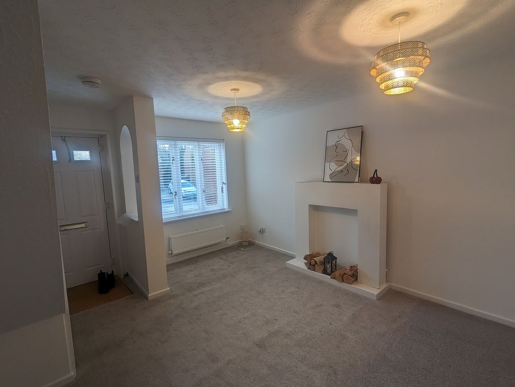 Property photo 2 of 8 Lounge