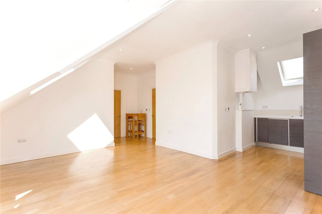 Property photo 2 of 17 5