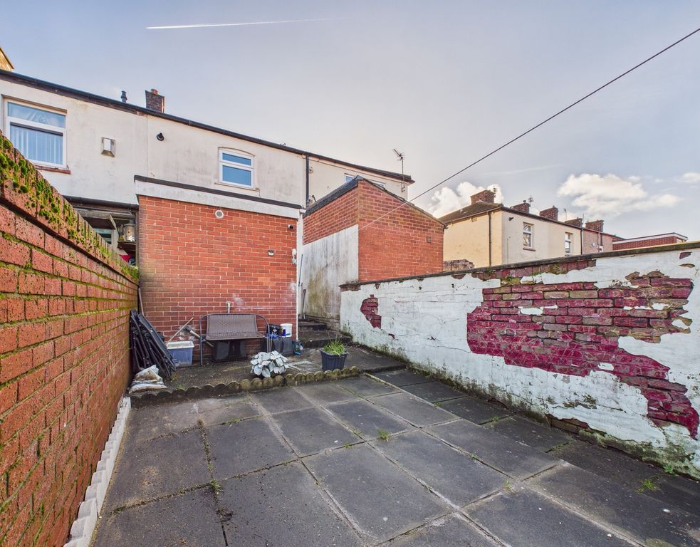 Property photo 2 of 8