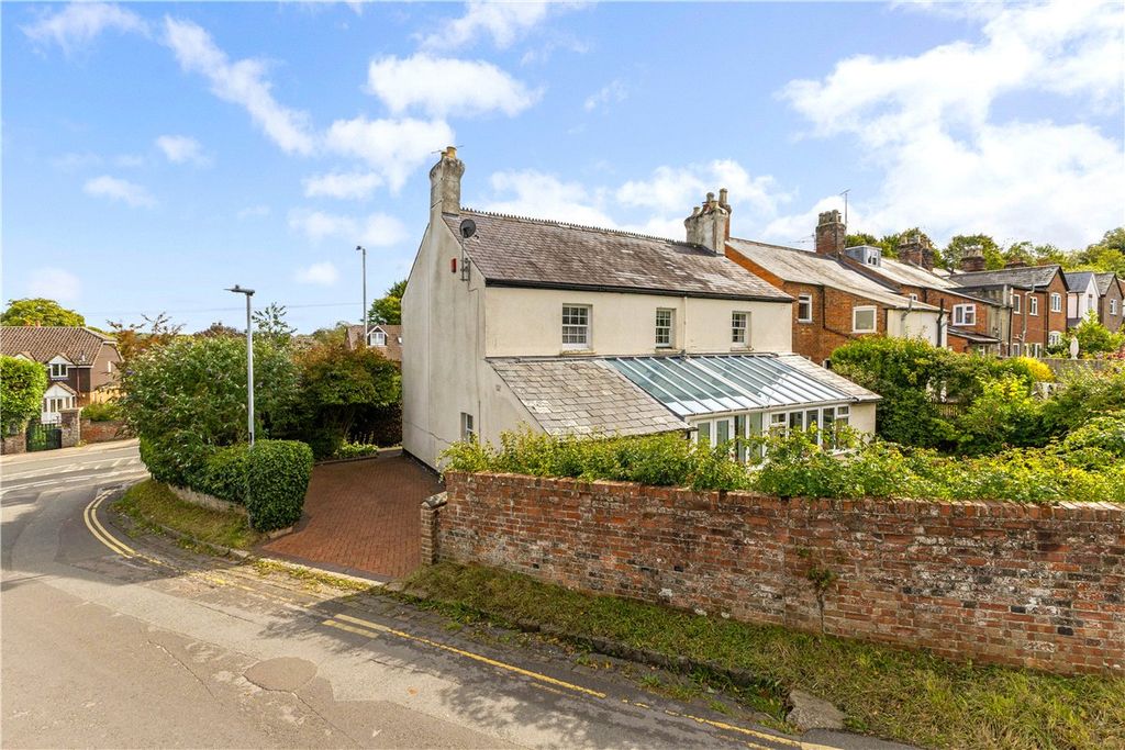 Property photo 2 of 21 Side And Parking