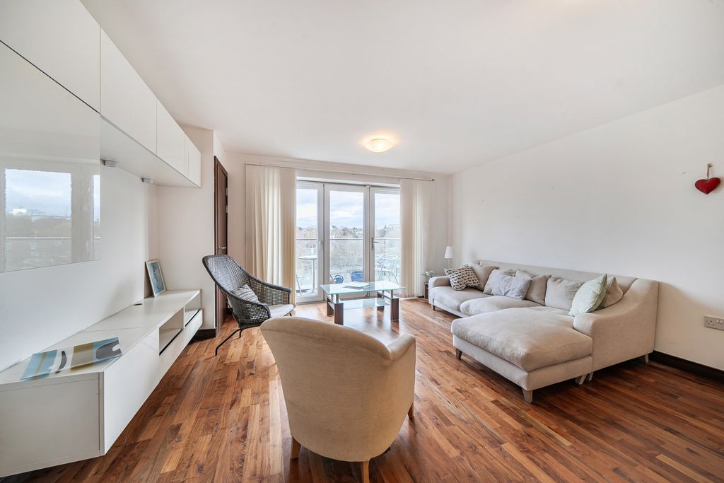 Property photo 1 of 19 1384786-1-6925c46...