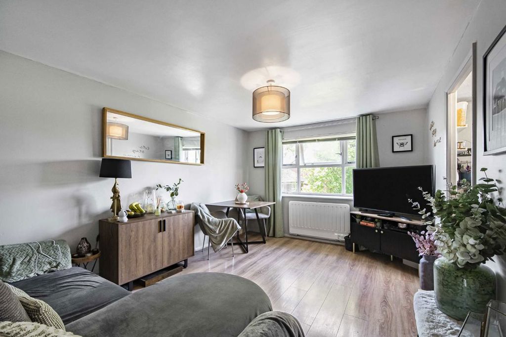Property photo 2 of 4