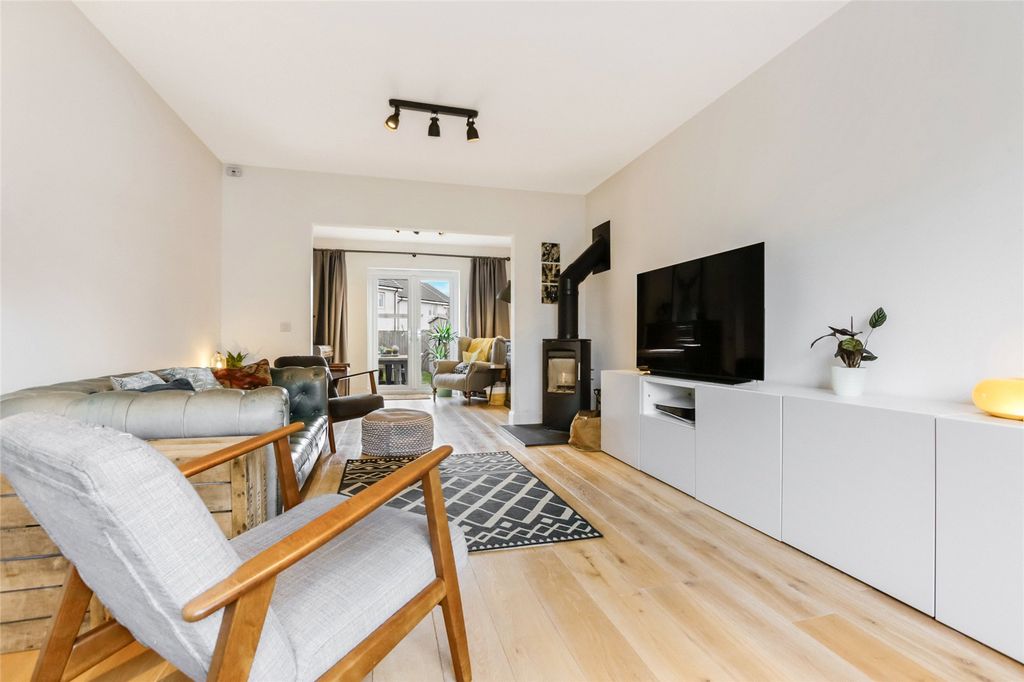 Property photo 3 of 18 Picture No. 04