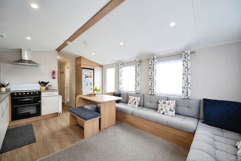Property photo 2 of 13 Pbox-Img.Jpg